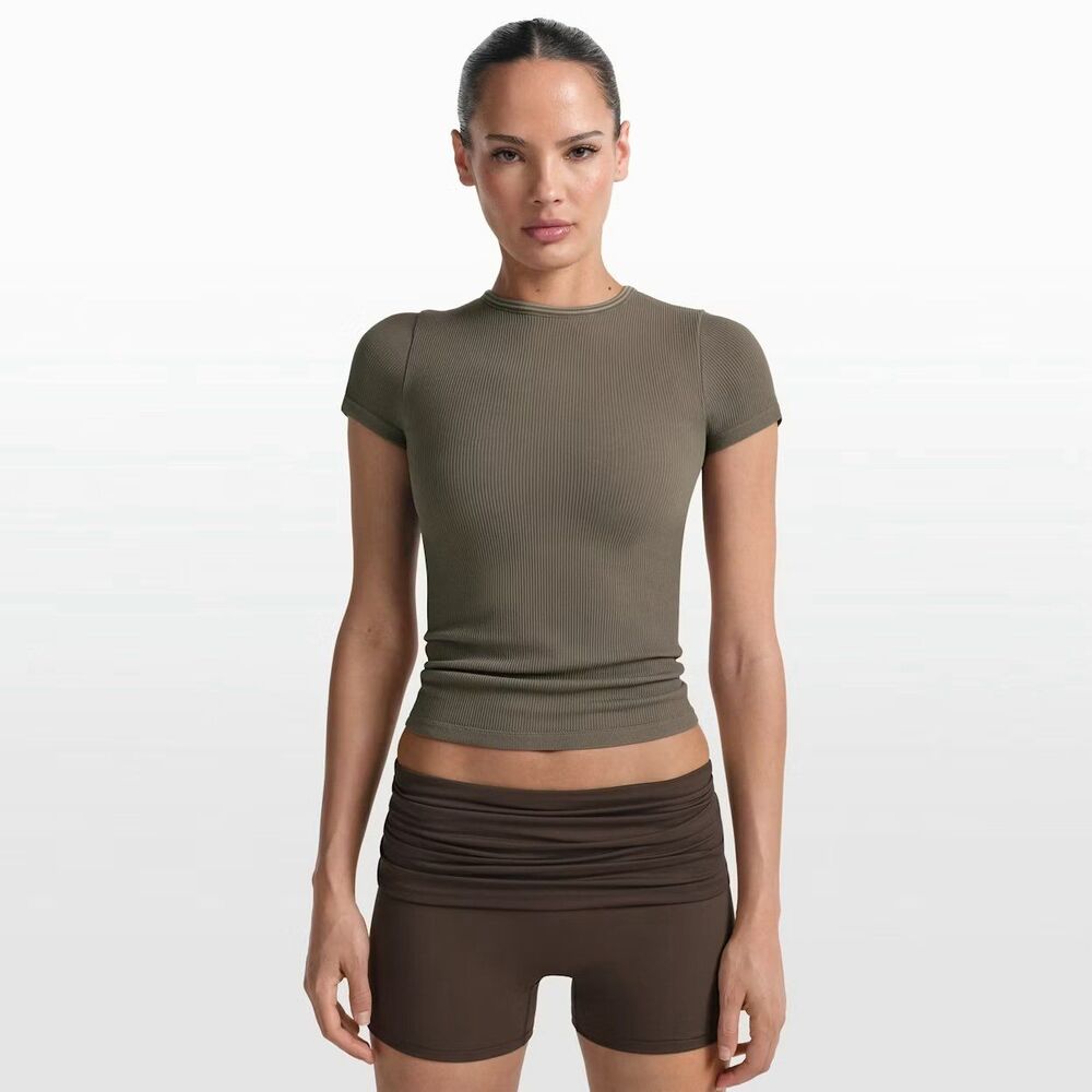 Nike Skims Ribbed Seamless Short Sleeve Top Dusty Oakmoss / Dune Size Medium
